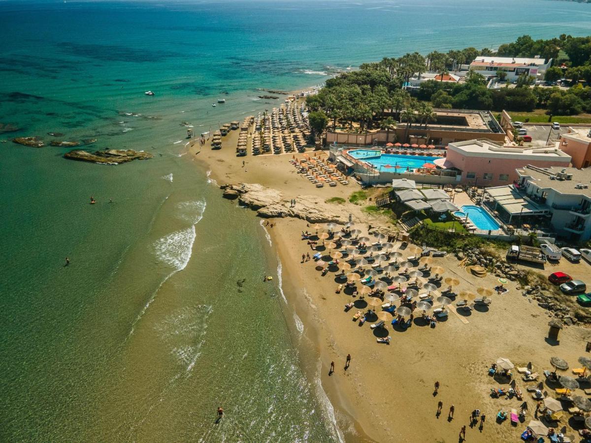 Manos Beachside Apartments Agia Marina Dış mekan fotoğraf